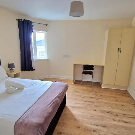 Apartment Five Bedroom *