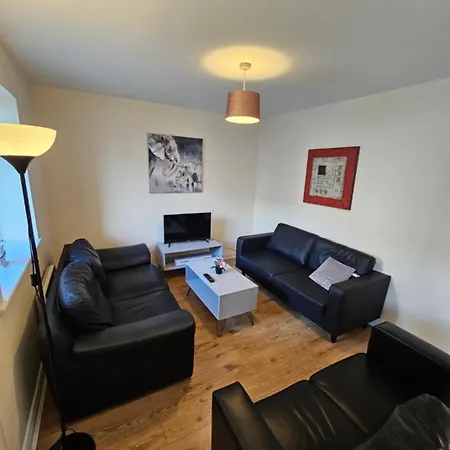 Apartment Five Bedroom *