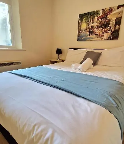 Five Bedroom 아파트